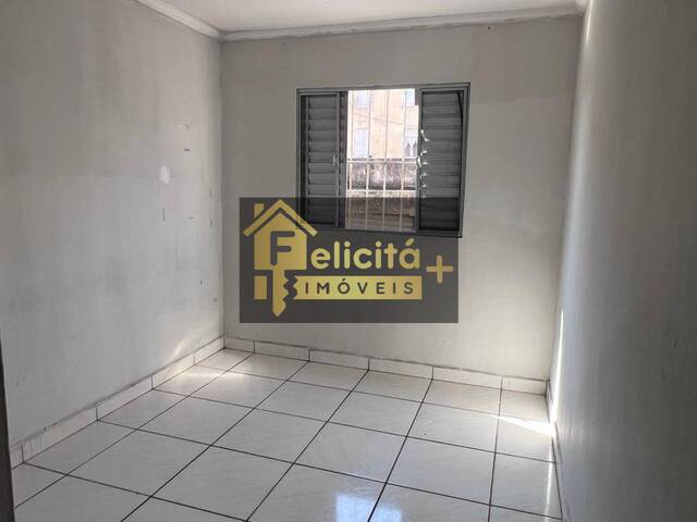 Apartamento para Venda em Carapicuíba - 4
