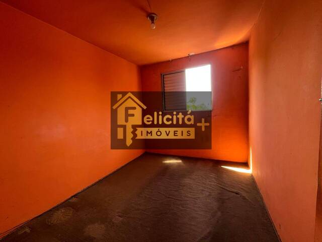 Apartamento para Venda em Carapicuíba - 4