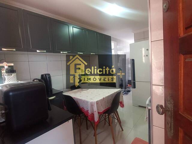 Apartamento para Venda em Carapicuíba - 4
