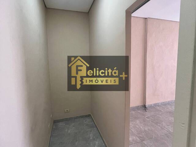 Salão Comercial para Locação em Carapicuíba - 4