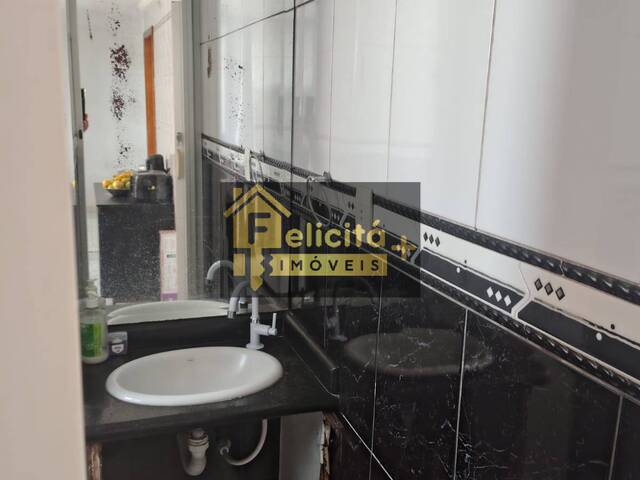 Apartamento para Venda em Carapicuíba - 2